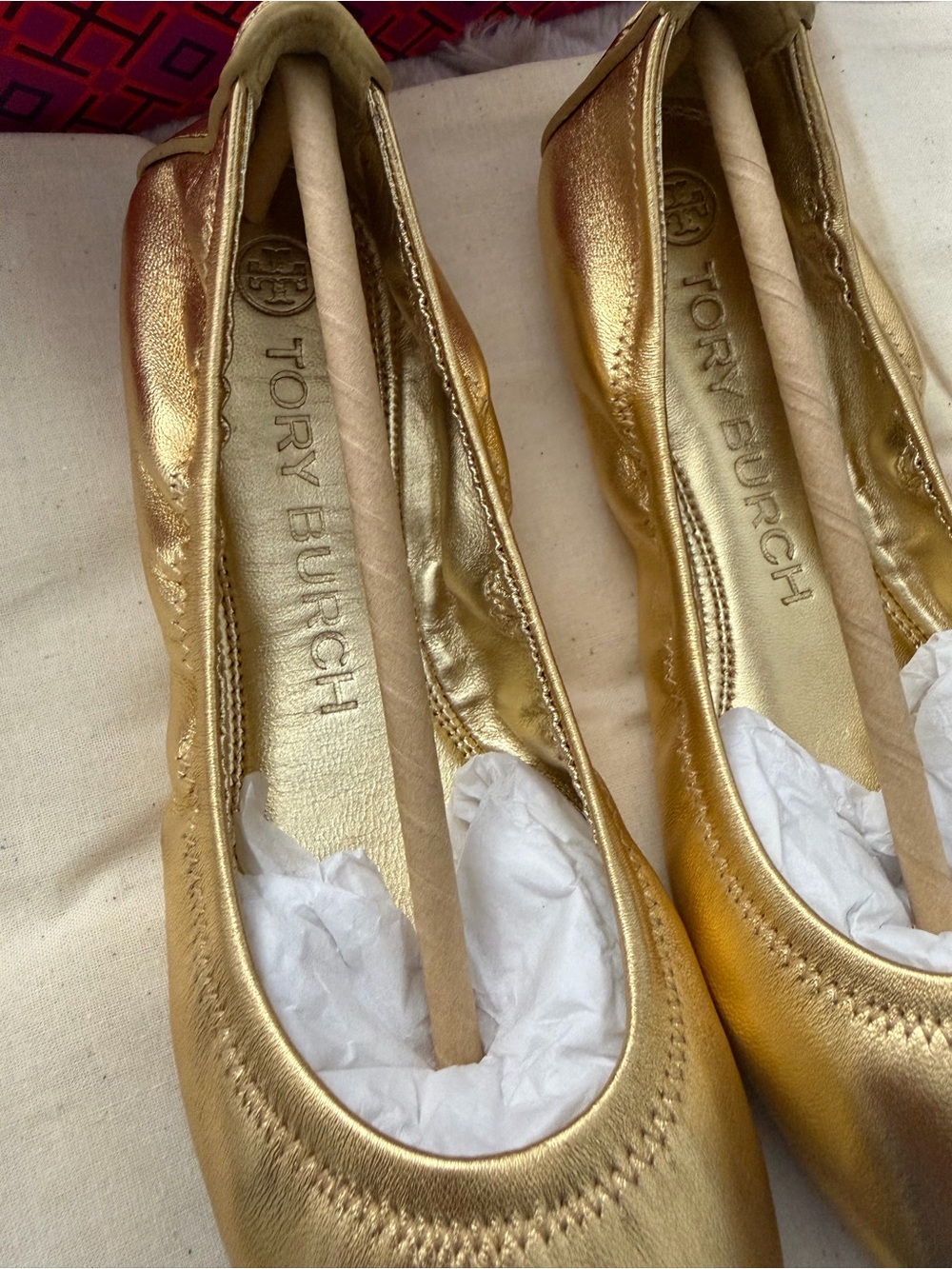 Tory Burch Eddie Ballet Flats in Metallic Gold Size 6 - Picture 2 of 6